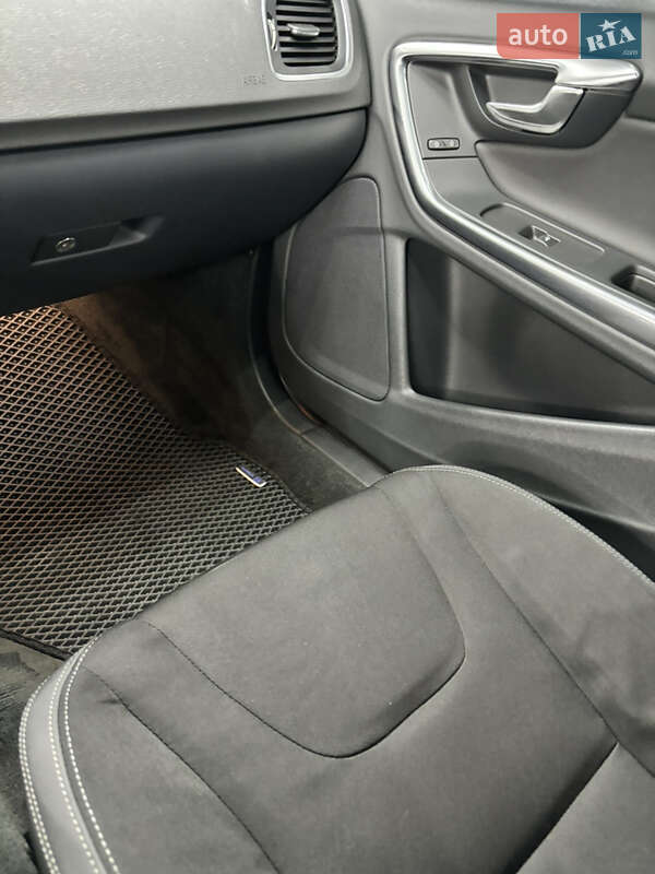 Седан Volvo S60 2013 в Киеве