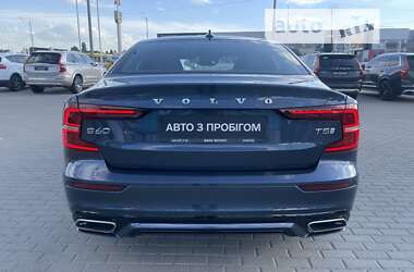 Седан Volvo S60 2019 в Киеве