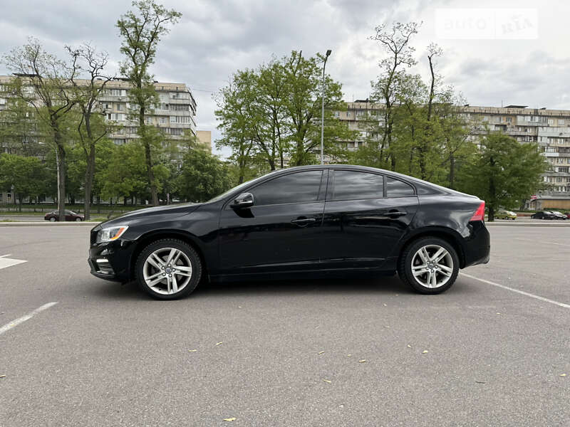 Седан Volvo S60 2016 в Киеве