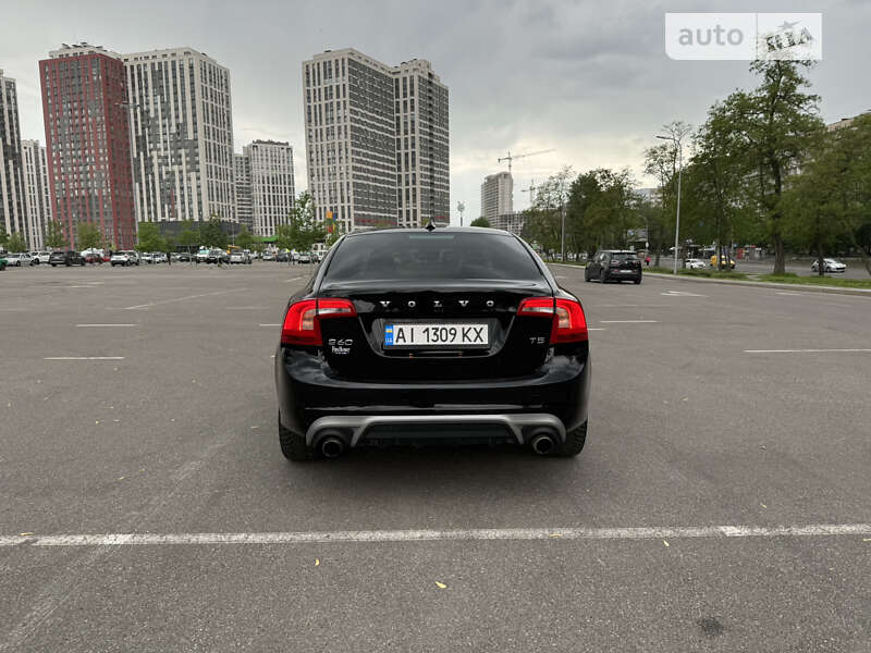 Седан Volvo S60 2016 в Киеве