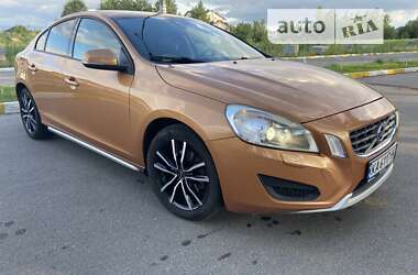 Седан Volvo S60 2013 в Киеве