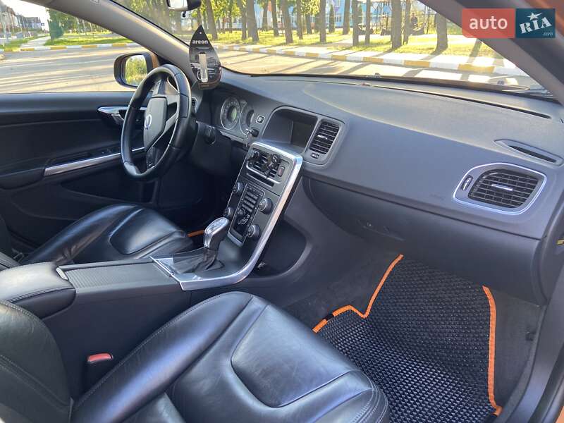 Седан Volvo S60 2013 в Киеве фото 16 Седан Volvo S60 2013 в Киеве