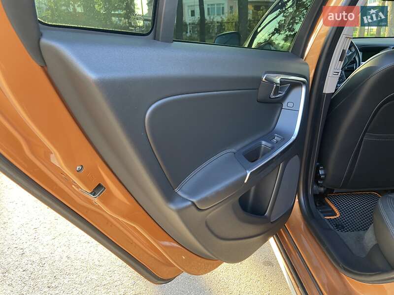 Седан Volvo S60 2013 в Киеве фото 26 Седан Volvo S60 2013 в Киеве