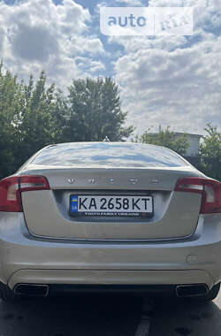 Седан Volvo S60 2016 в Киеве