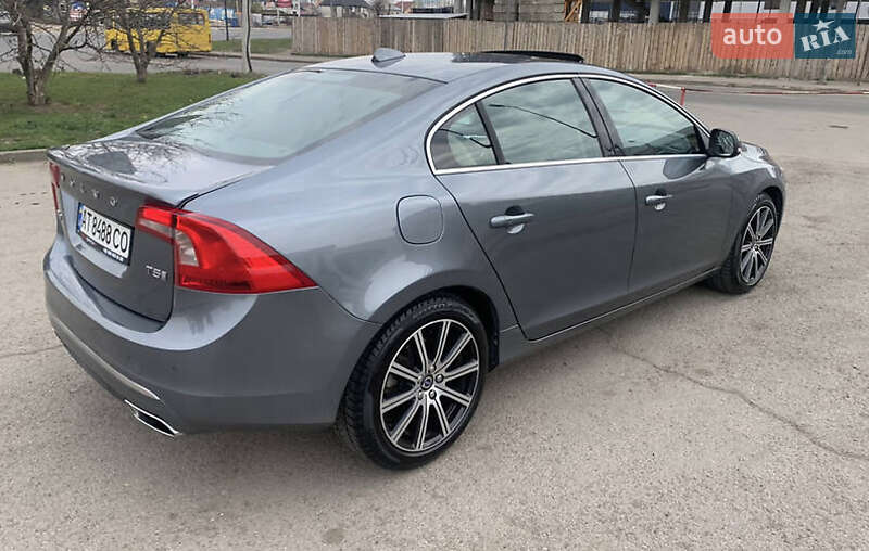 Седан Volvo S60 2016 в Києві