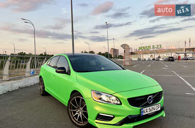 Седан Volvo S60 2015 в 