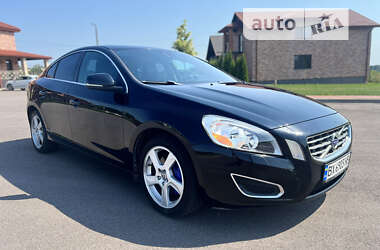 Седан Volvo S60 2013 в Ровно