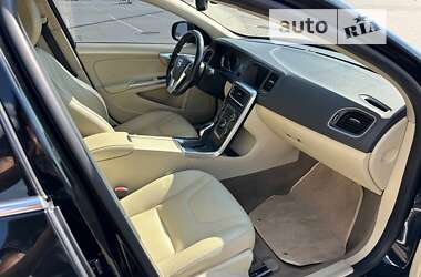 Седан Volvo S60 2014 в Киеве