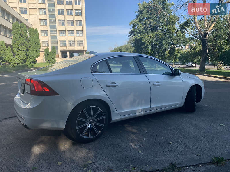 Седан Volvo S60 2017 в Киеве