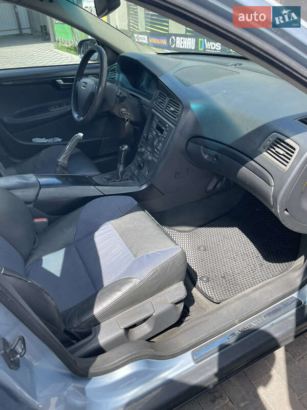 Седан Volvo S60 2001 в Киеве