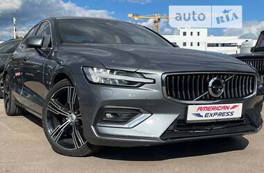 Седан Volvo S60 2019 в Киеве