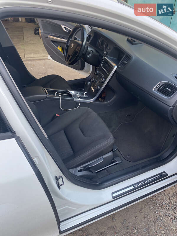 Седан Volvo S60 2012 в Киеве