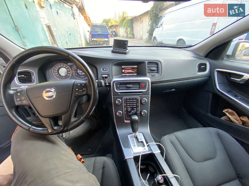 Седан Volvo S60 2012 в Киеве