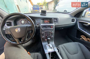 Седан Volvo S60 2012 в 