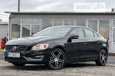 Седан Volvo S60 2015 в Киеве