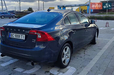 Седан Volvo S60 2012 в 