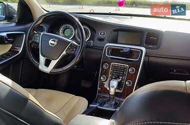Седан Volvo S60 2012 в 