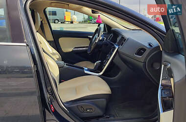 Седан Volvo S60 2012 в 