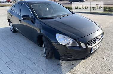 Седан Volvo S60 2012 в Львові