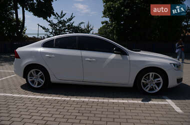 Седан Volvo S60 2013 в Тернополі