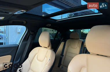 Седан Volvo S60 2020 в 