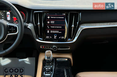 Седан Volvo S60 2020 в 