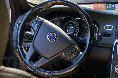Седан Volvo S60 2014 в 