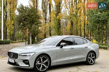 Седан Volvo S60 2024 в Киеве