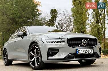 Седан Volvo S60 2024 в 