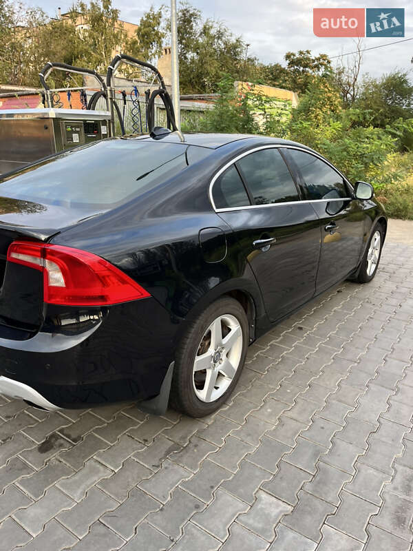 Седан Volvo S60 2011 в Кривом Роге