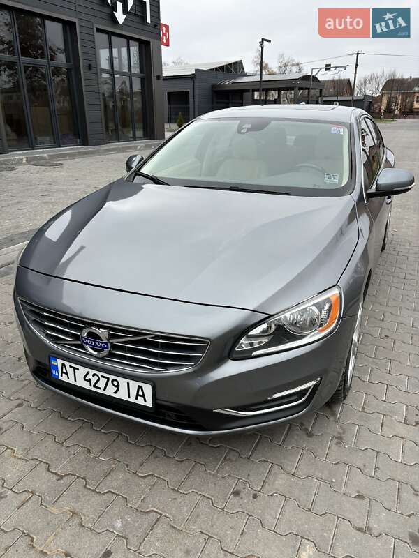 Седан Volvo S60 2015 в Ивано-Франковске