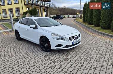 Седан Volvo S60 2013 в Львове