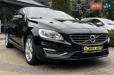 Седан Volvo S60 2015 в Львове