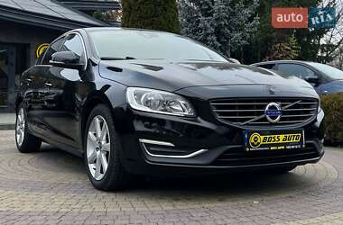 Седан Volvo S60 2015 в Львові