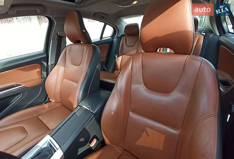 Седан Volvo S60 2016 в Луцьку