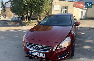 Седан Volvo S60 2013 в Львові