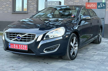 Седан Volvo S60 2010 в Львові