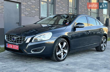 Седан Volvo S60 2010 в Львові