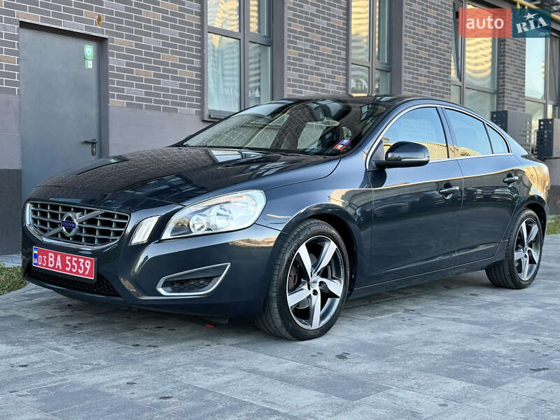 Седан Volvo S60 2010 в Львові