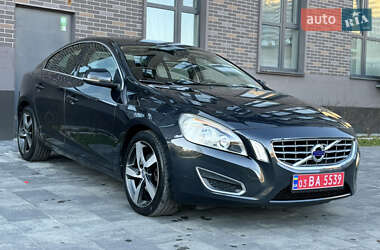 Седан Volvo S60 2010 в Львові