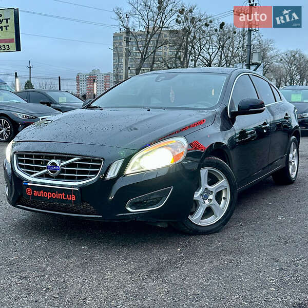 Седан Volvo S60 2012 в Белогородке