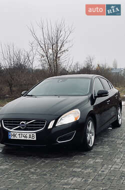 Седан Volvo S60 2013 в 