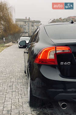 Седан Volvo S60 2013 в 