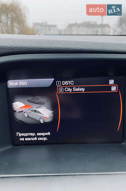 Седан Volvo S60 2013 в 