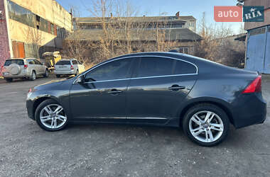 Седан Volvo S60 2013 в Ніжині