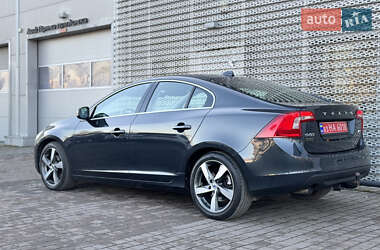 Седан Volvo S60 2011 в Львове