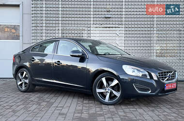 Седан Volvo S60 2011 в Львове