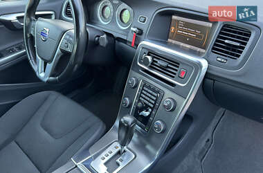 Седан Volvo S60 2011 в Львове