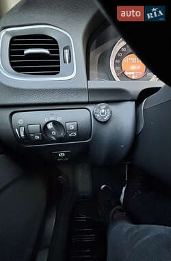 Седан Volvo S60 2012 в 