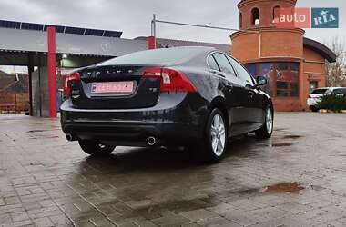 Седан Volvo S60 2013 в Дубно